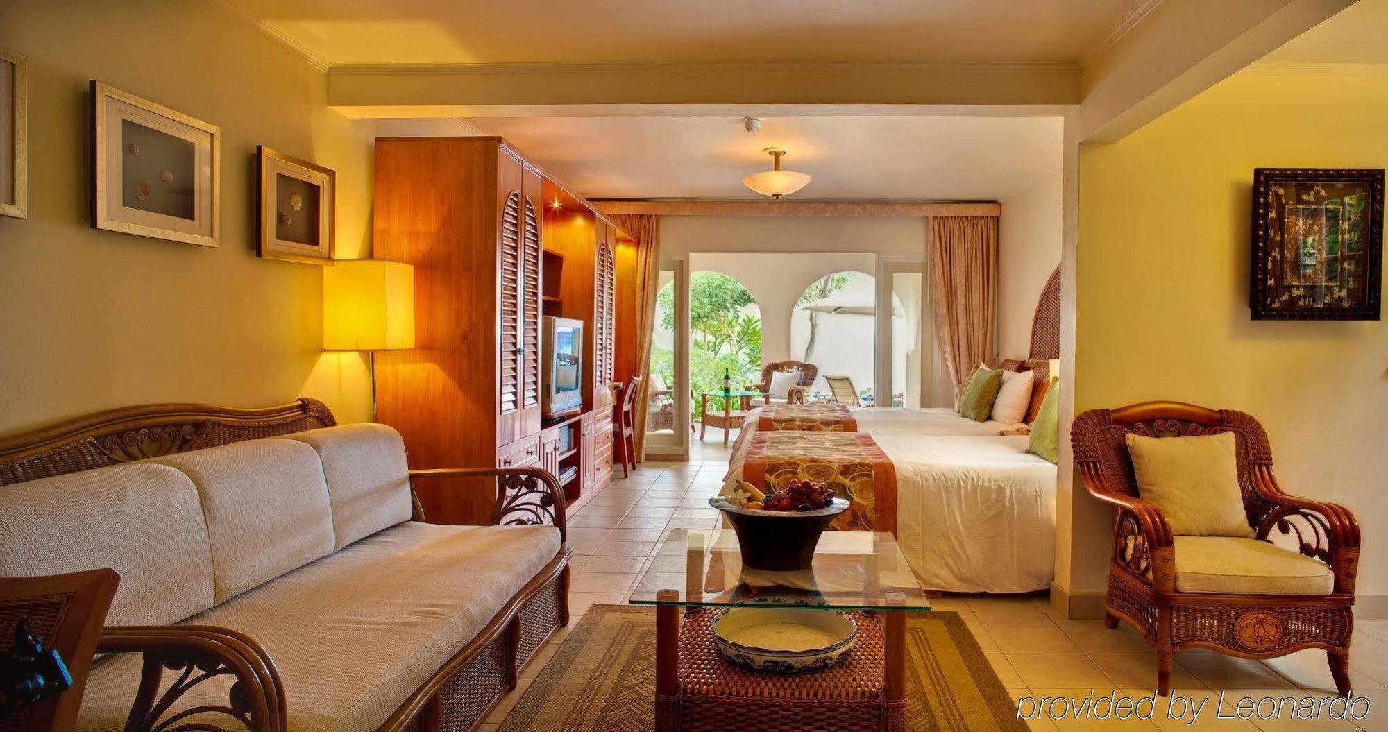 Kura Hulanda Lodge & Beach Club Westpunt Room photo